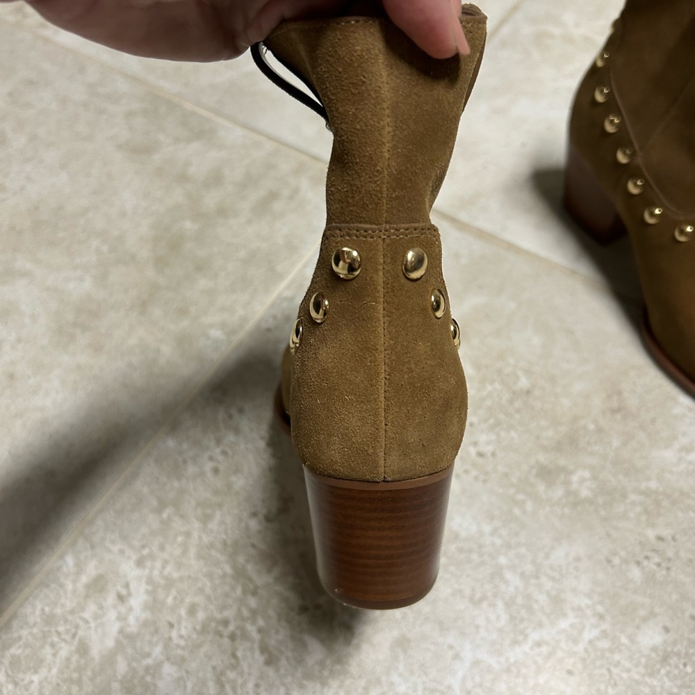 ❌❌SOLD❌❌NEW Coach Paline Suede studded bootie - Picture 4 of 11